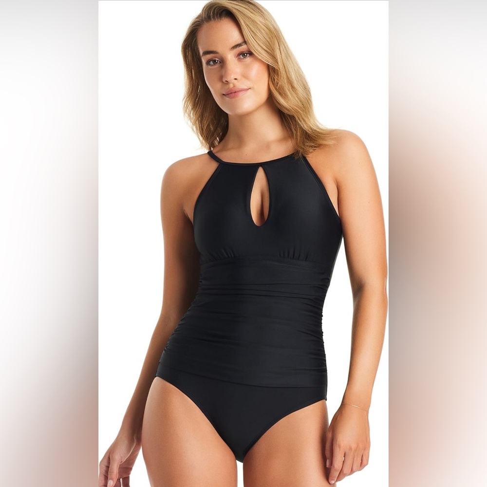 Rosezuzu Women's Standard One-Piece Swimsuit Bathingsuit with Neck Cut-Out